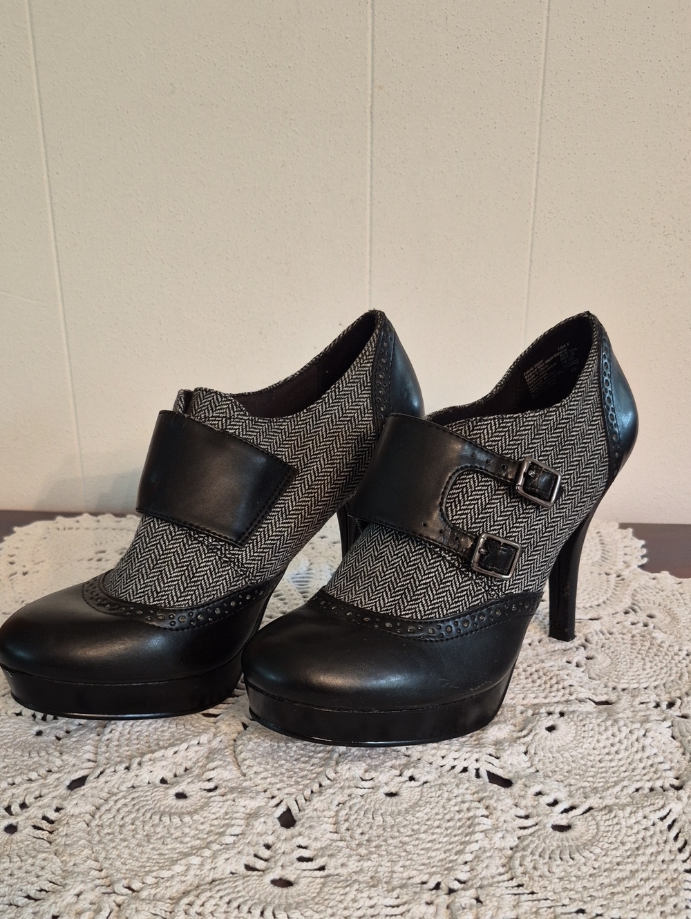 Dexflex Comfort Black and Gray Herringbone Heeled Oxfords Sz 6